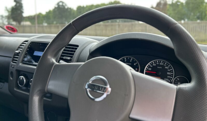 
								Nissan Navara 2.5dCi Double Cab XE full									