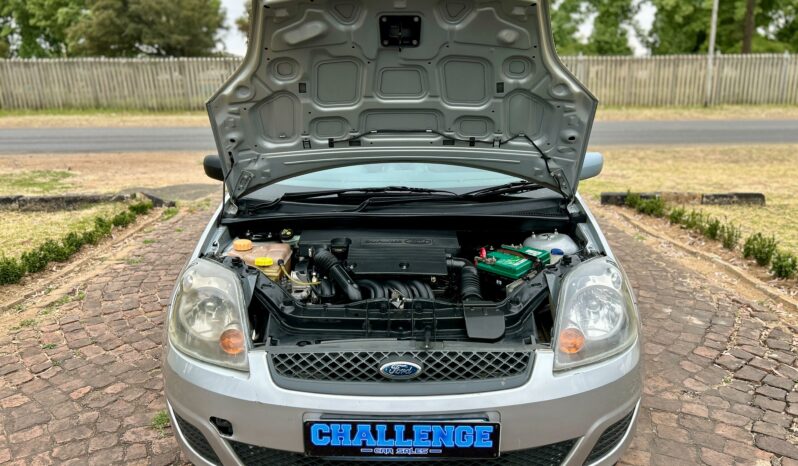 
								Ford Fiesta 1.4i 5-Door full									