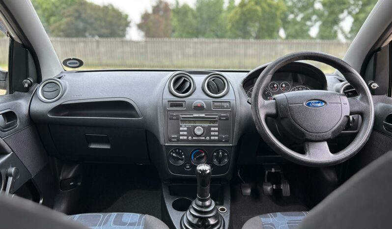 
								Ford Fiesta 1.4i 5-Door full									