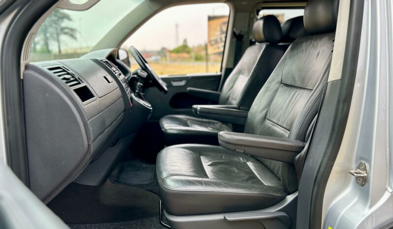 
								Volkswagen Caravelle T5 2.5 TDI (128kW) Auto full									