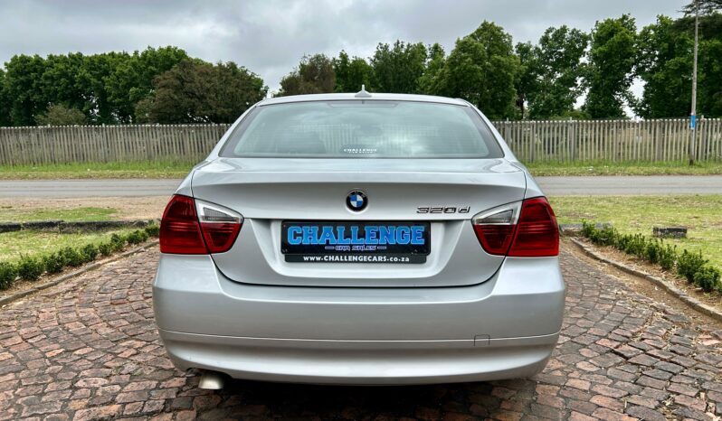 
								BMW 3 Series 320d full									