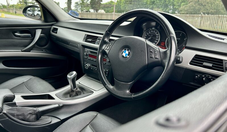 
								BMW 3 Series 320d full									