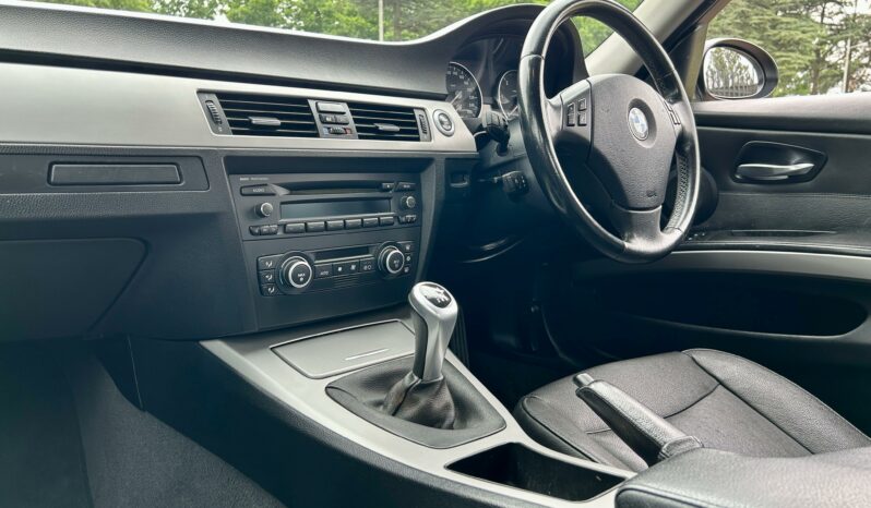 
								BMW 3 Series 320d full									