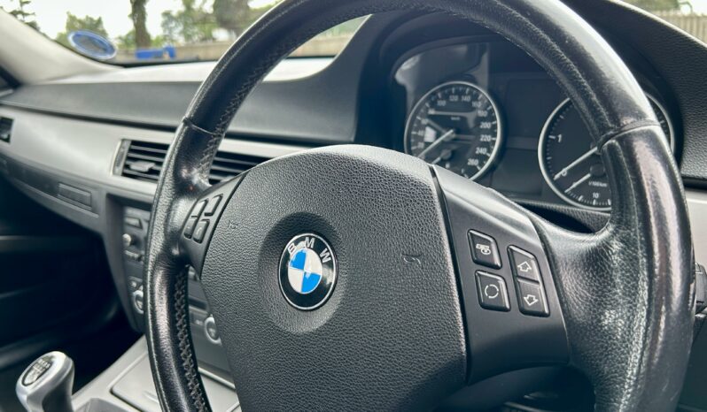 
								BMW 3 Series 320d full									