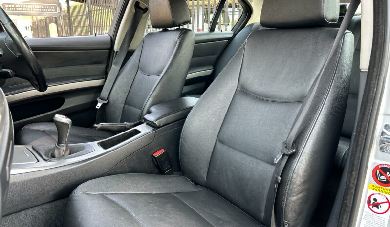 
								BMW 3 Series 320d full									