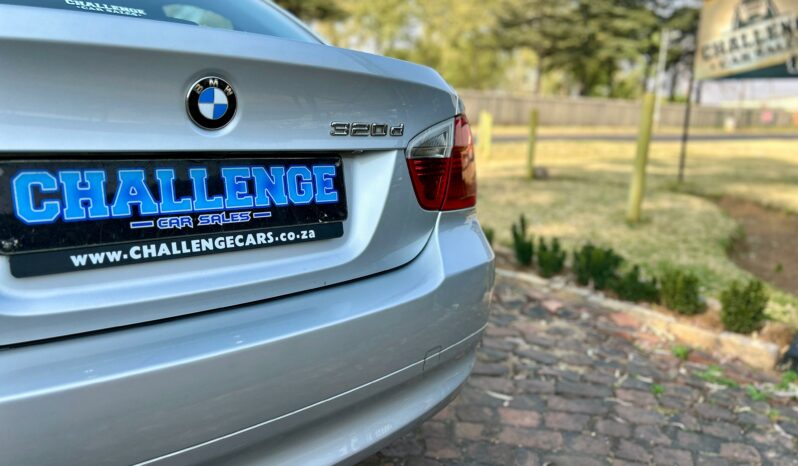 
								BMW 3 Series 320d full									