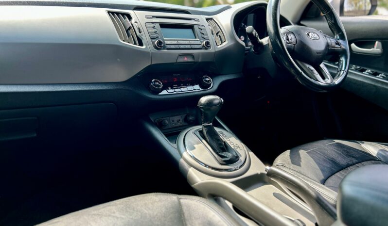 
								Kia Sportage 2.0CRDi Auto full									