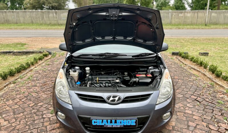 
								Hyundai i20 1.4 full									