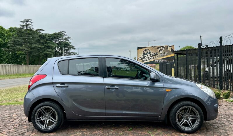 
								Hyundai i20 1.4 full									