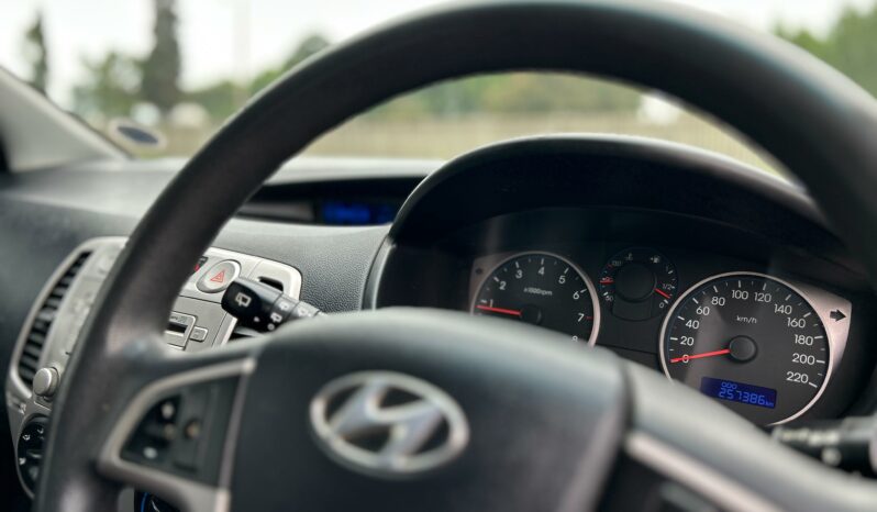 
								Hyundai i20 1.4 full									