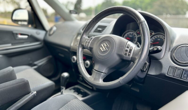 
								Suzuki SX4 2.0 Auto full									