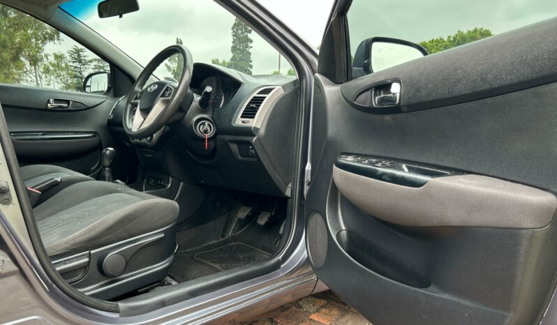 
								Hyundai i20 1.4 full									