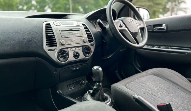 
								Hyundai i20 1.4 full									