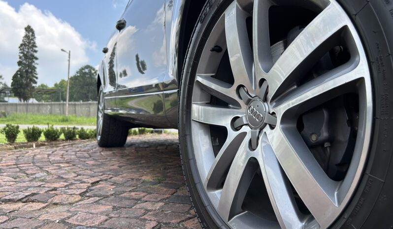 
								Audi Q7 3.0TDI Quattro full									