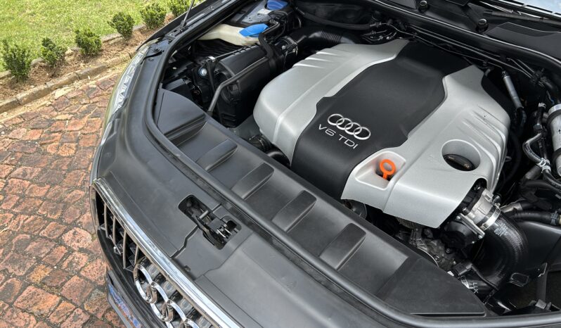 
								Audi Q7 3.0TDI Quattro full									