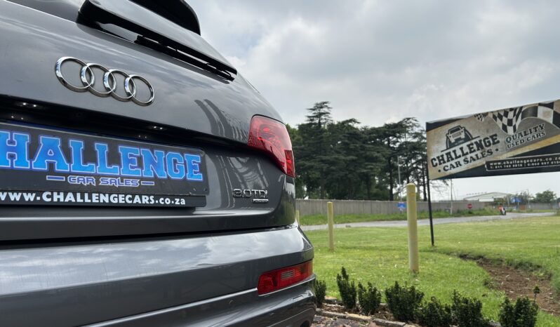 
								Audi Q7 3.0TDI Quattro full									