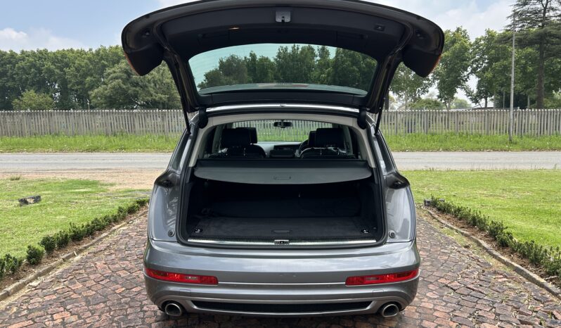 
								Audi Q7 3.0TDI Quattro full									