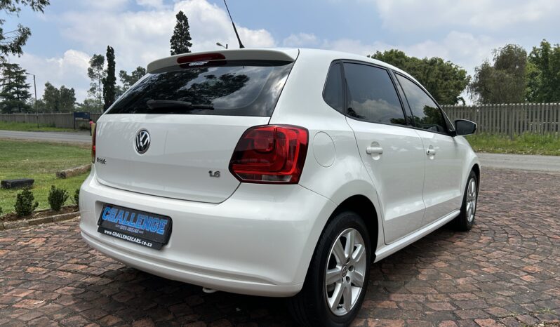 
								Volkswagen Polo 1.6 Comfortline full									