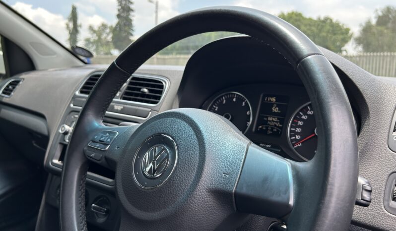 
								Volkswagen Polo 1.6 Comfortline full									