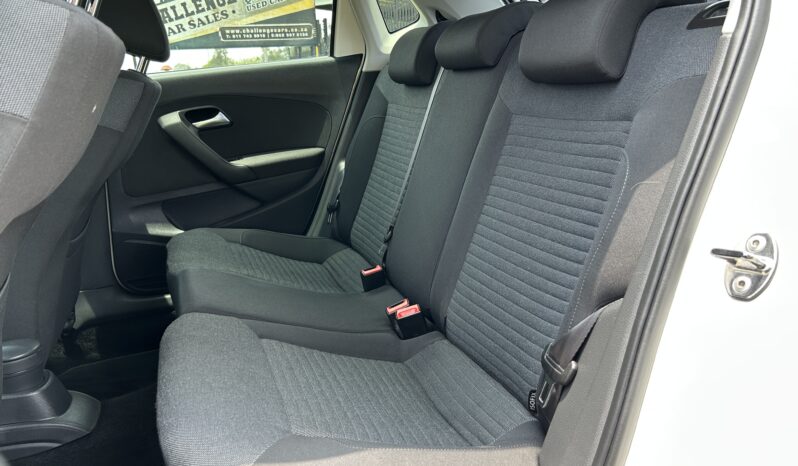 
								Volkswagen Polo 1.6 Comfortline full									