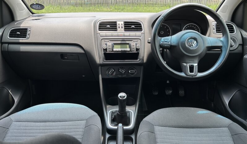 
								Volkswagen Polo 1.6 Comfortline full									