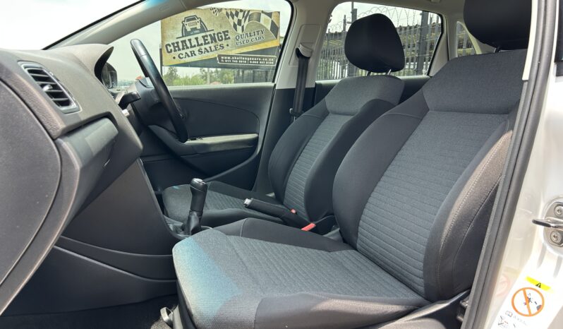 
								Volkswagen Polo 1.6 Comfortline full									