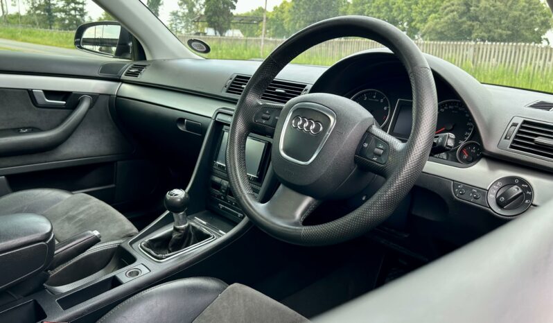 
								Audi A4 2.0 TFSI full									