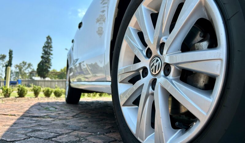 
								Volkswagen Polo Vivo 1.4 Trendline full									