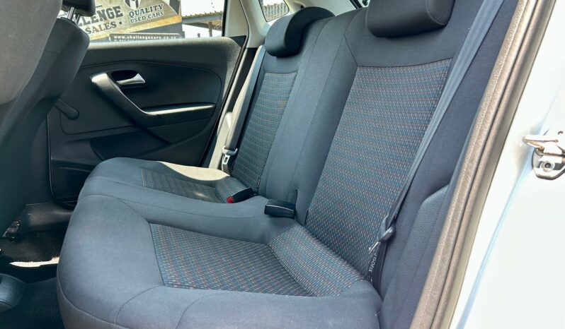 
								Volkswagen Polo Vivo 1.4 Trendline full									