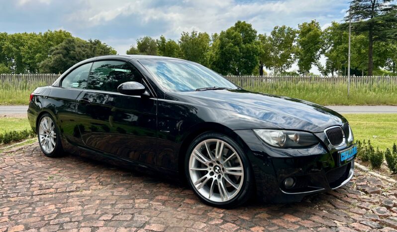
								BMW 330i Convertible M Sport full									