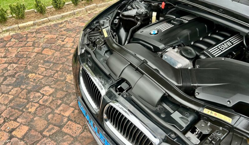 
								BMW 330i Convertible M Sport full									