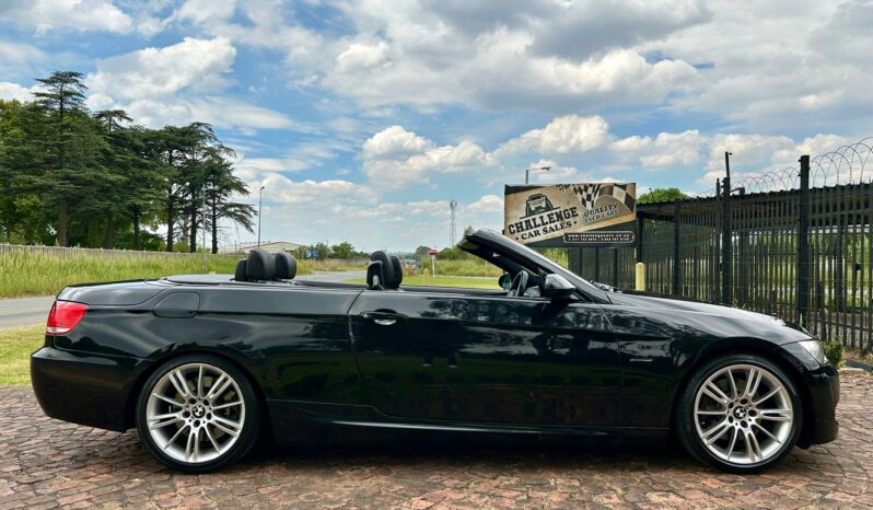 
								BMW 330i Convertible M Sport full									