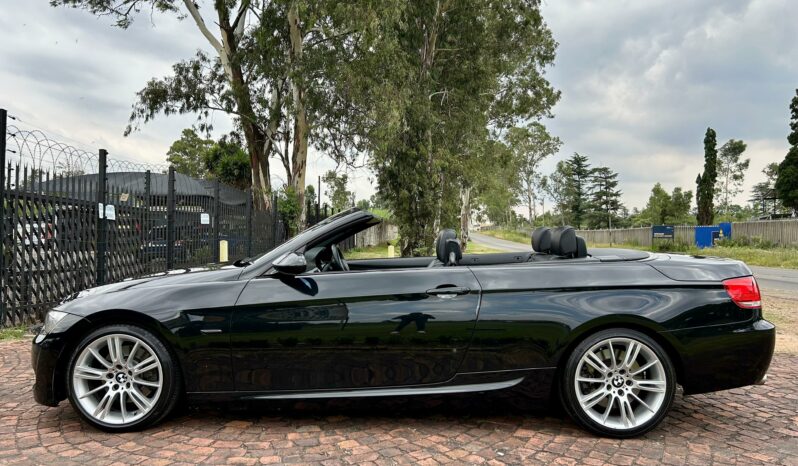 
								BMW 330i Convertible M Sport full									