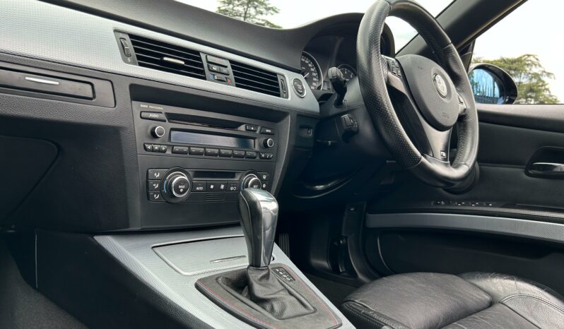 
								BMW 330i Convertible M Sport full									