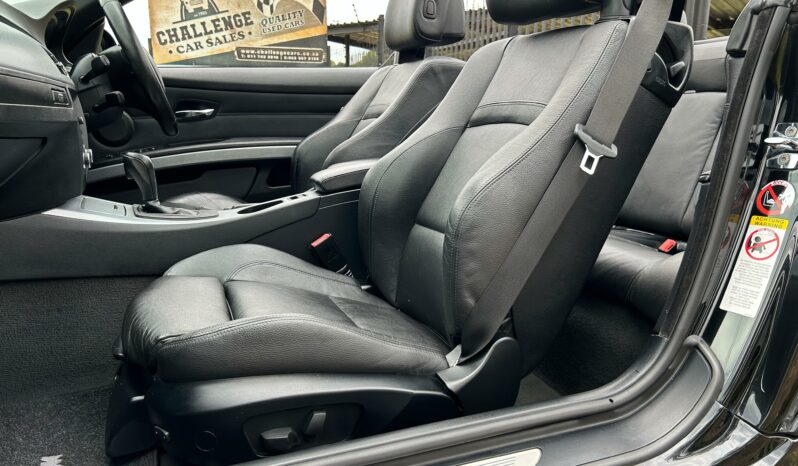 
								BMW 330i Convertible M Sport full									