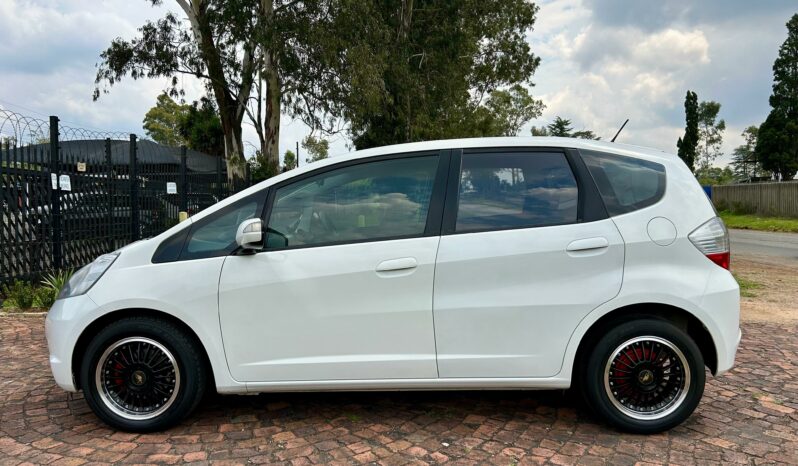 
								Honda Jazz 1.5i EX full									