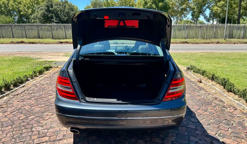 
								Mercedes-Benz C180 Avantgarde full									