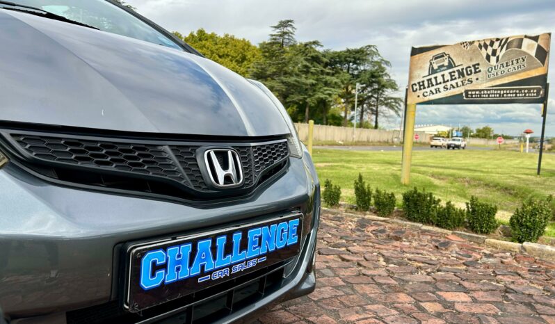 
								Honda Jazz 1.5 Executive full									