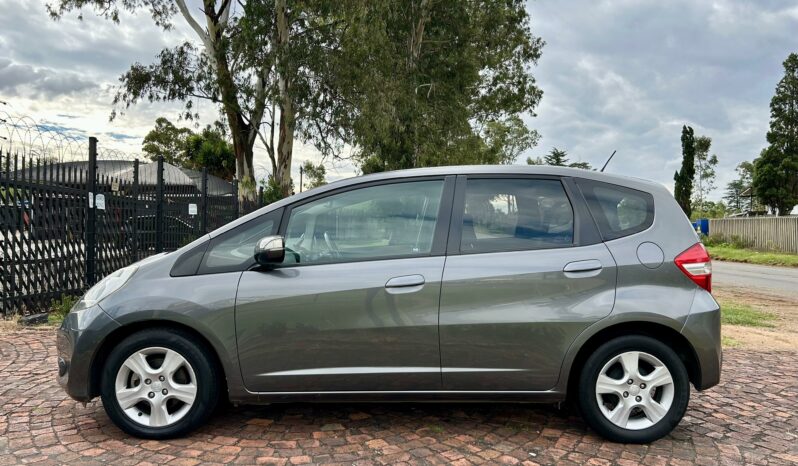 
								Honda Jazz 1.5 Executive full									
