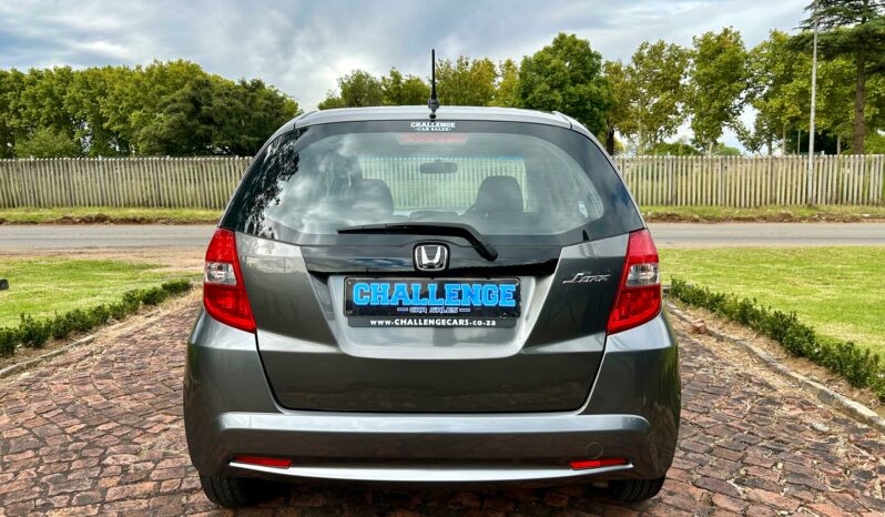 
								Honda Jazz 1.5 Executive full									