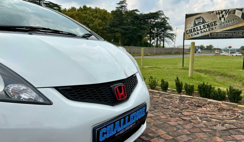 
								Honda Jazz 1.5i EX full									