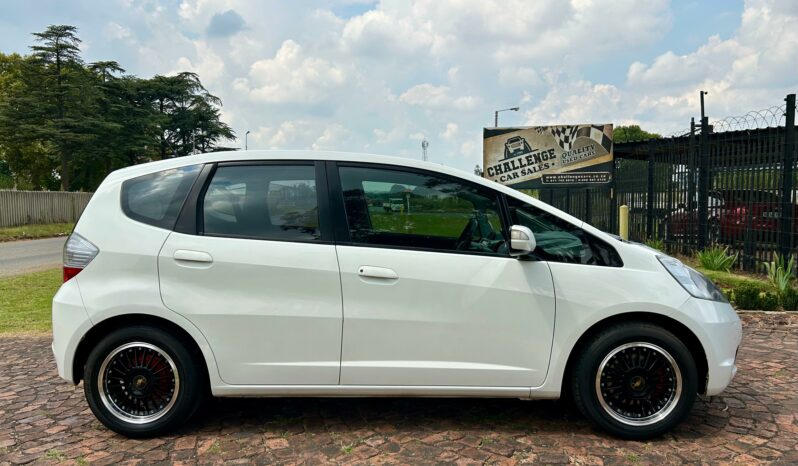 
								Honda Jazz 1.5i EX full									