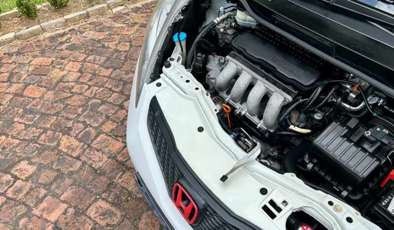 
								Honda Jazz 1.5i EX full									