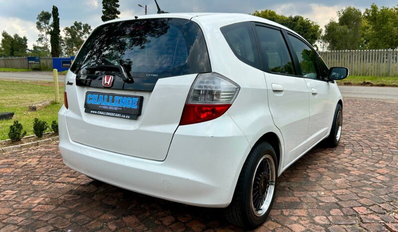 
								Honda Jazz 1.5i EX full									