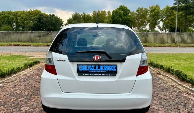 
								Honda Jazz 1.5i EX full									