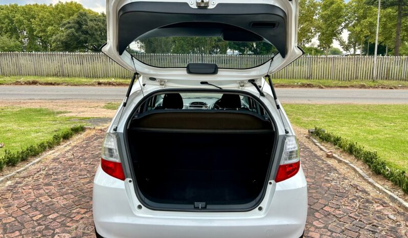 
								Honda Jazz 1.5i EX full									