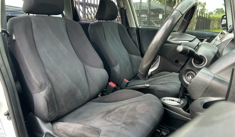 
								Honda Jazz 1.5i EX full									