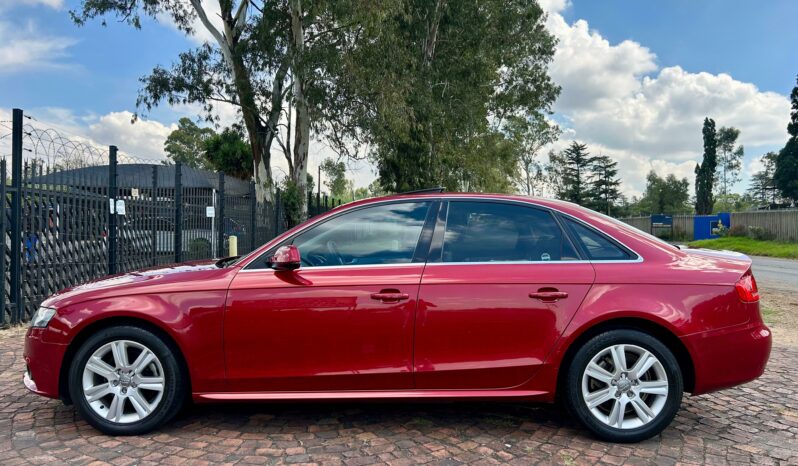 
								Audi A4 1.8 T Ambition full									