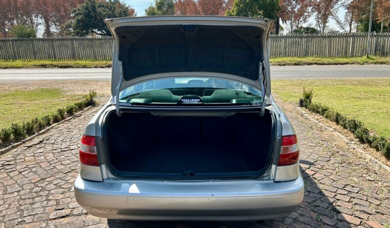 
								Toyota Corolla 180i GLE Auto full									