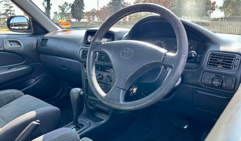 
								Toyota Corolla 180i GLE Auto full									